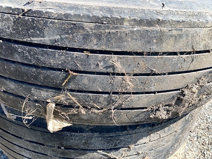 4---295/75r22.5-rims-and-tires-image-7