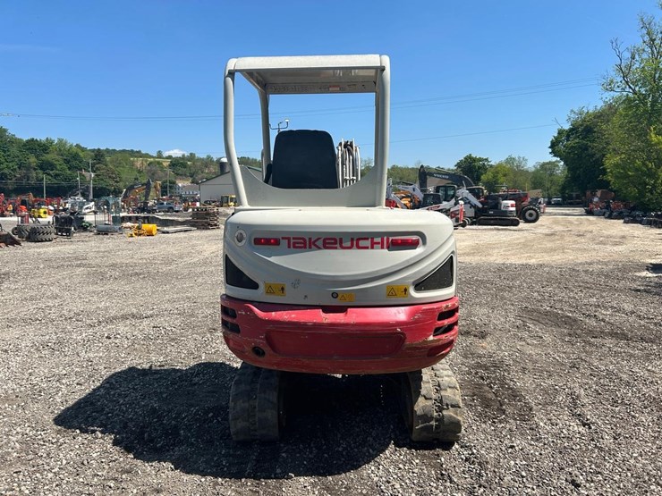 2020-takeuchi-tb230-image-3