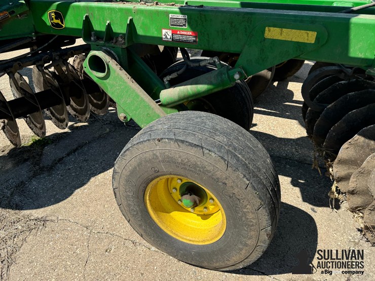 2019-john-deere-2623vt-image-17