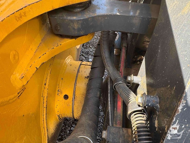 2021-deere-850l-wlt-image-25