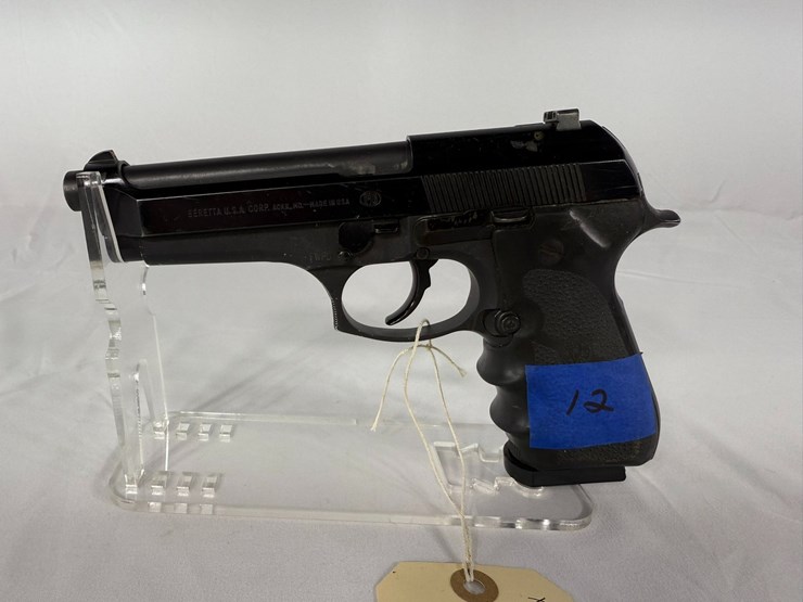 #12-•-beretta-96d-40-pistol-ber195967-image-1