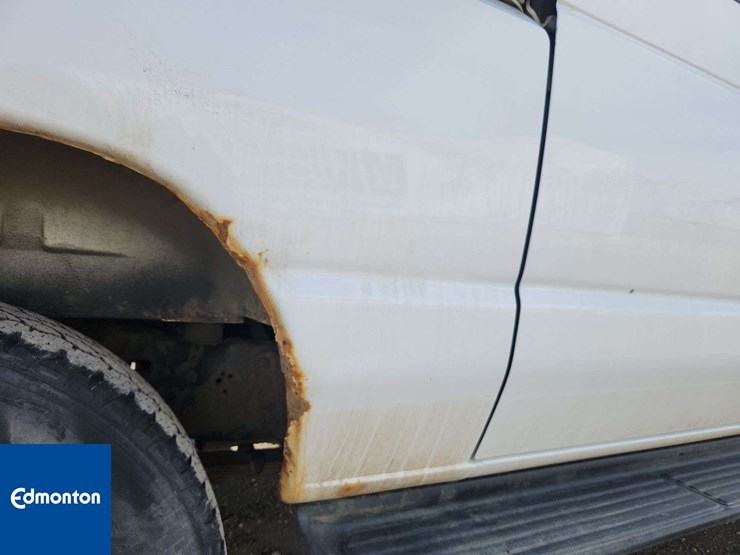 2012-ford-cargo-image-36