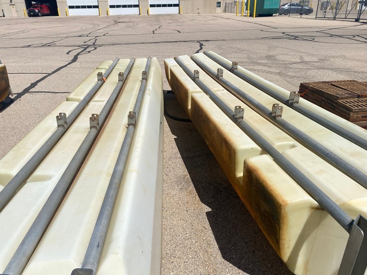 #8777-•-(2)-brine/-liquid-applicator-tanks-image-4