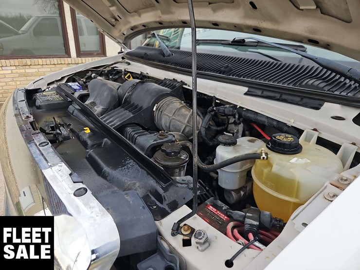 2013-ford-cargo-image-16