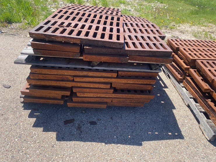 #8778-•-(5)-pallets-of-various-size-steel-drain-grates-image-4