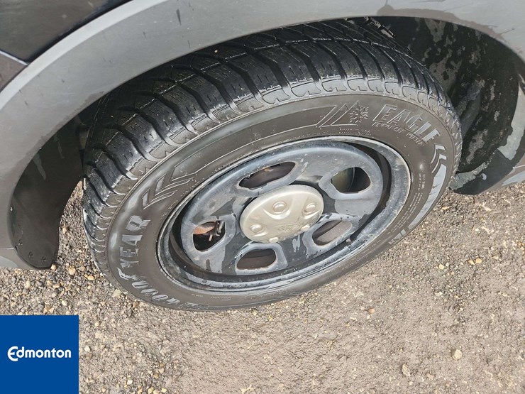 2018-ford-explorer-image-13