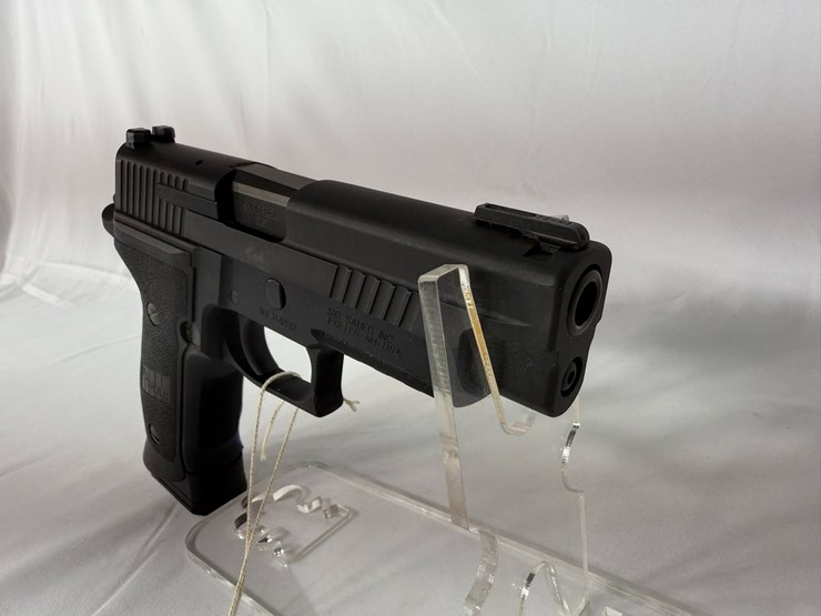 #17-•-sig-sauer-p226-9mm-pistol-uu768932-image-18