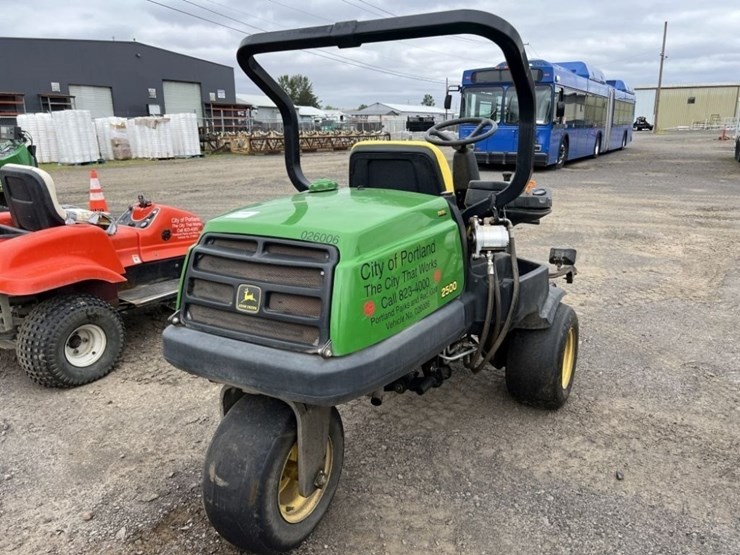 2002-john-deere-2500-image-3