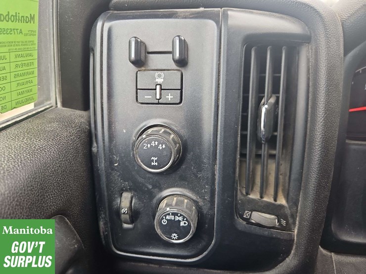 2017-chevrolet-silverado-3500hd-image-28