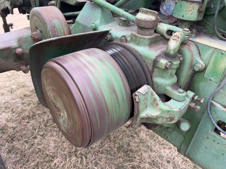 john-deere-520-image-26