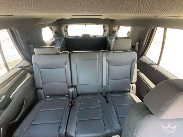 2021-chevrolet-tahoe-image-26