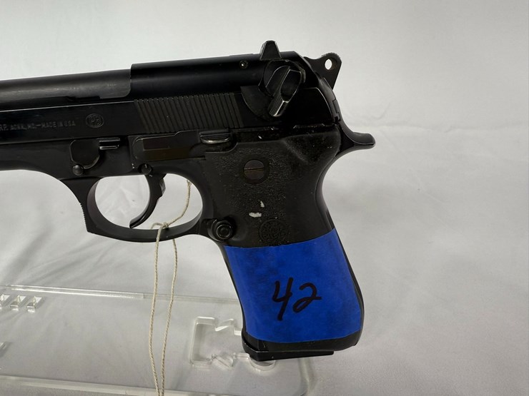 #42-•-beretta-96-40-pistol-ber000470-image-6