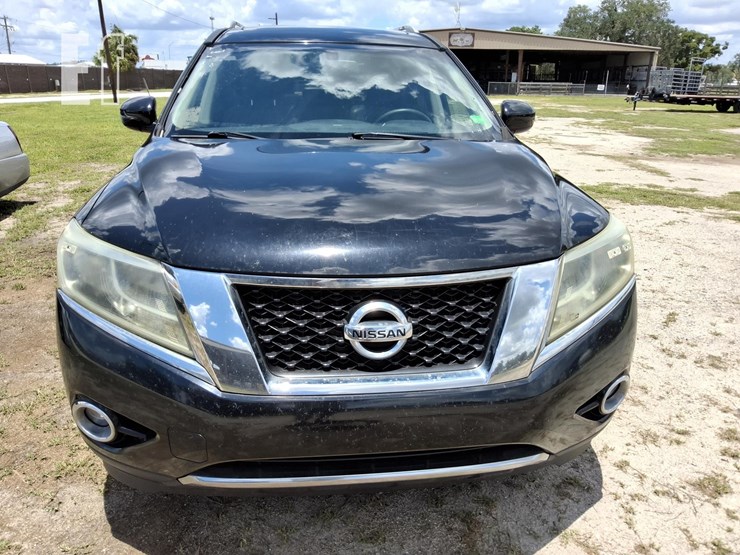 2013-nissan-pathfinder-sl-image-1
