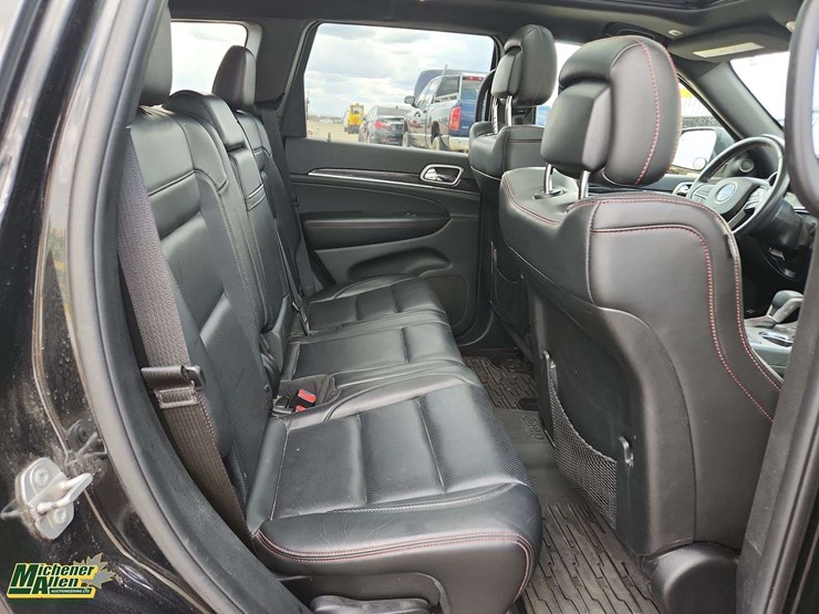 2017-jeep-grand-cherokee-image-27