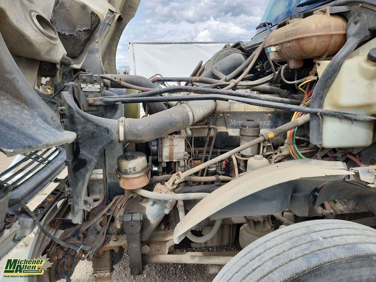 2005-freightliner-columbia-120-image-30