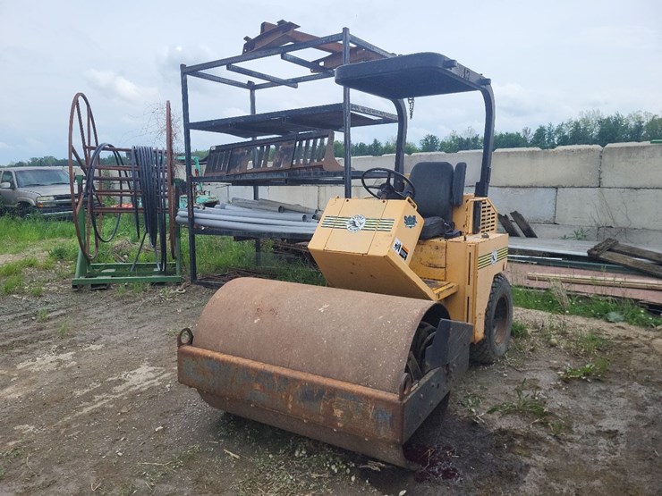 stone-rhino-roller-image-8