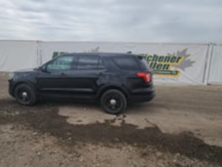 2017-ford-explorer-image-5