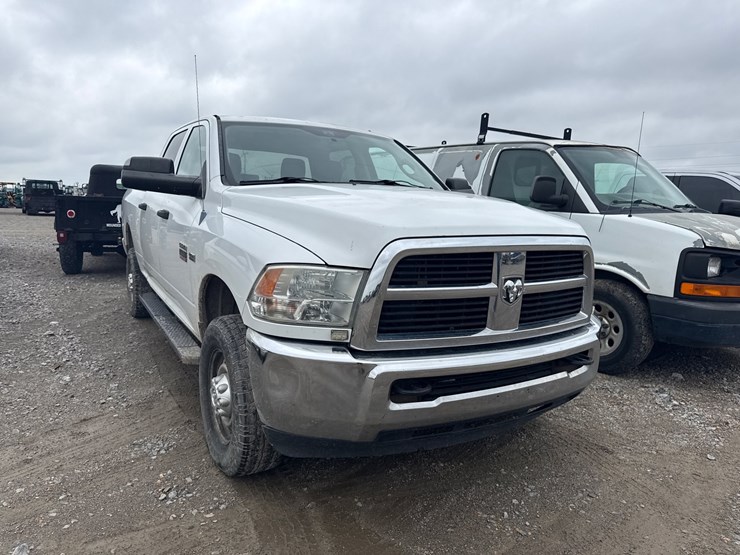 2012-dodge-ram-2500-image-2