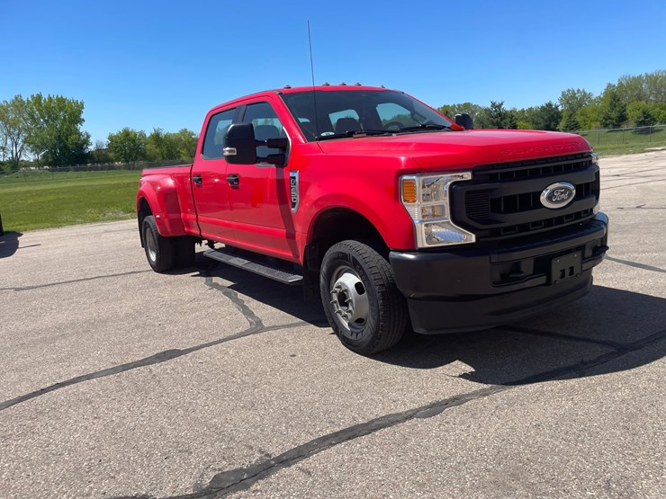 2020-ford-f350-xl-image-3