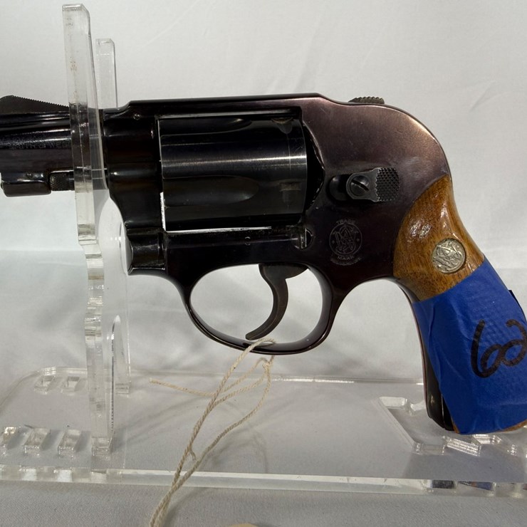 #62 • Smith & Wesson Air Weight 38 38 Special Revolver J9627