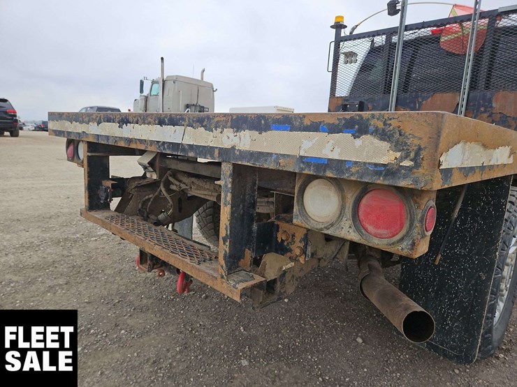 2022-ford-f350-image-15
