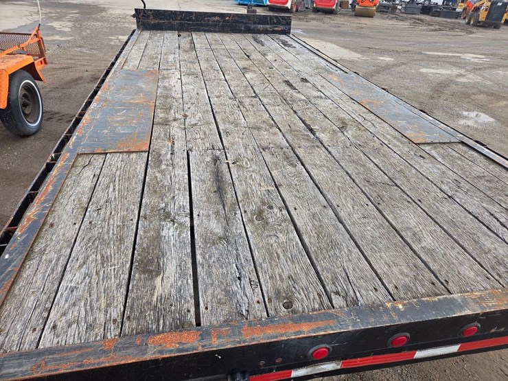 1999-18'x102"-flatbed-trailer-image-17