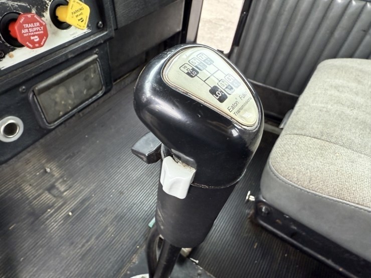 1994-kenworth-t800b-image-43