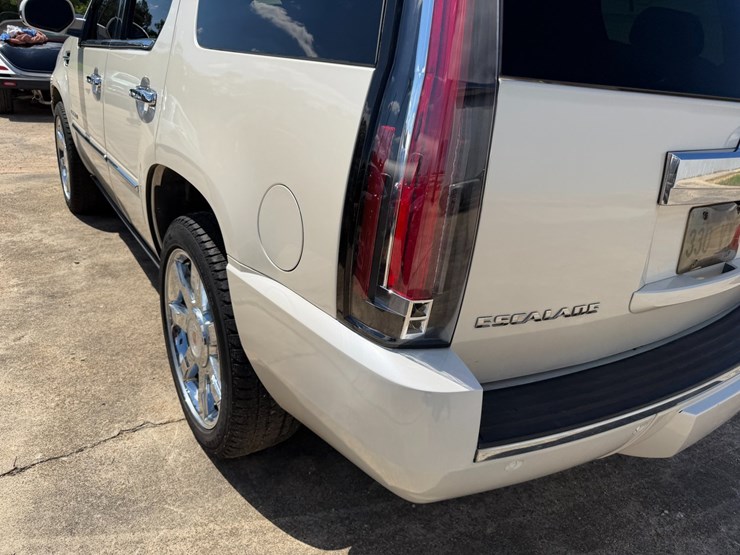 2007-cadillac-escalade-image-24