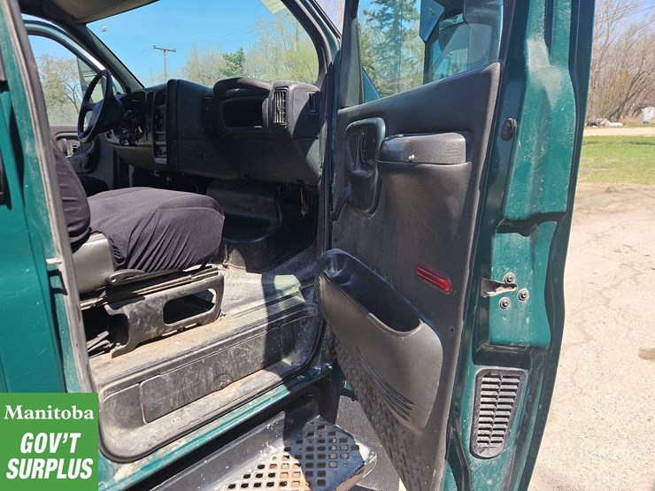 2005-gmc-topkick-c5500-image-27