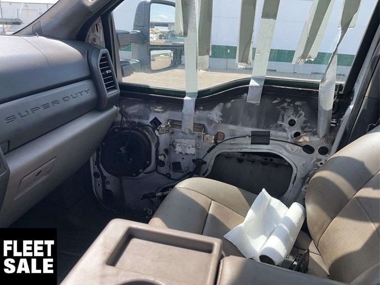 2021-ford-f350-image-21