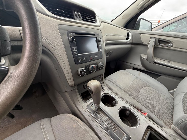 2013-chevrolet-traverse-image-31