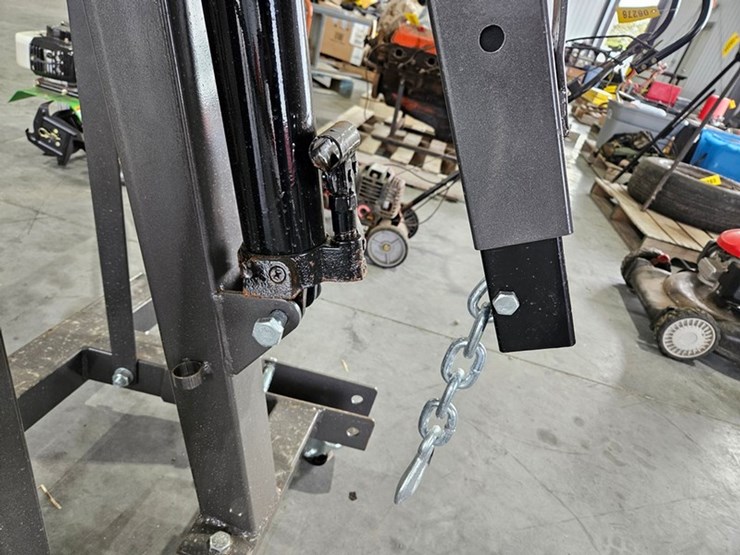 #6273-•-pittsburgh-heavy-duty-2-ton-folding-engine-crane-image-8