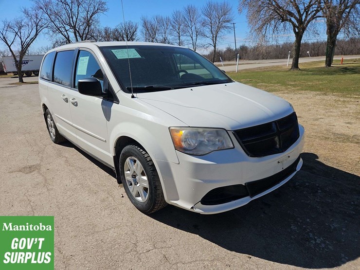 2012-dodge-grand-caravan-se-image-2