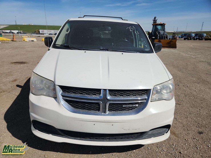 dodge-grand-caravan-image-9