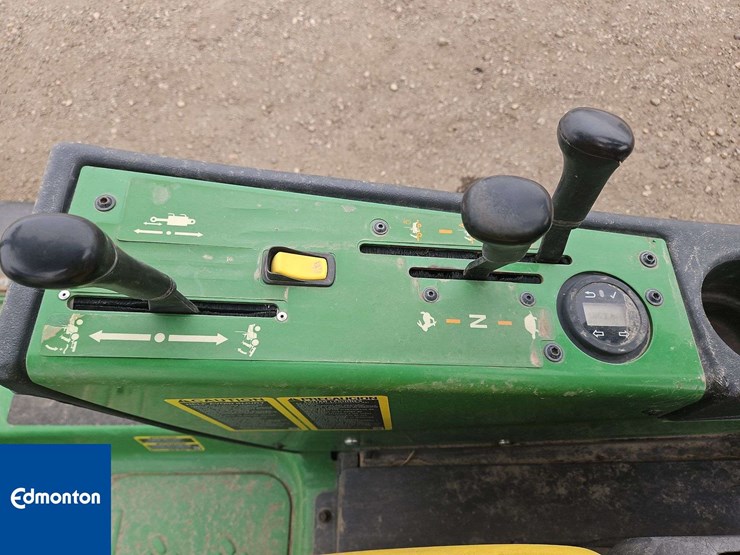 2019-john-deere-1580-image-14