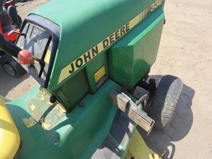 john-deere-332-image-14