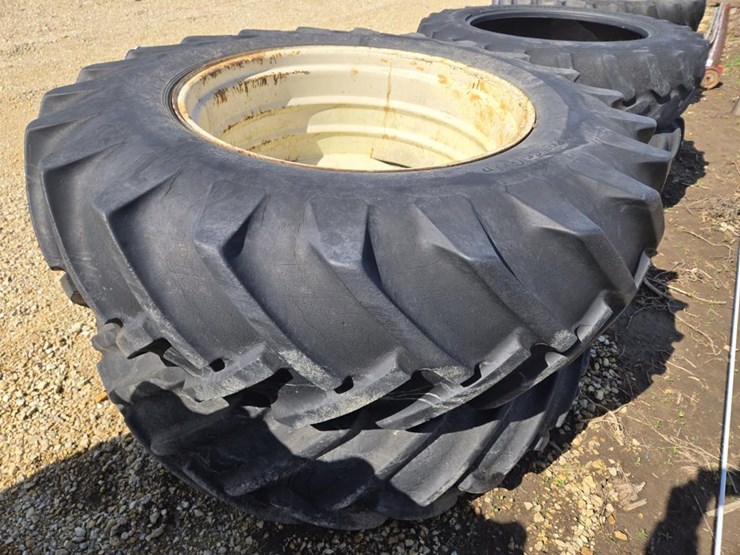 #504-•-(2)-18.4-x-34-tractor-tires-on-9-bolt-dual-rims-image-6