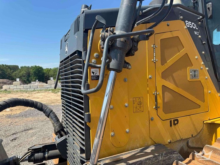 2021-deere-850l-wlt-image-22