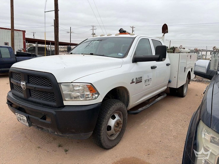 2018-dodge-3500-image-1