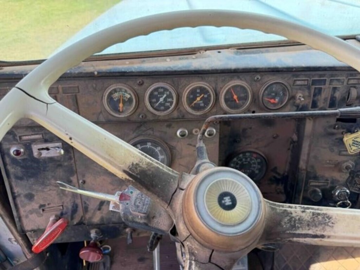 1974-international-durastar-4200-image-38