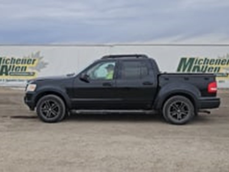 ford-explorer-sport-trac-image-5