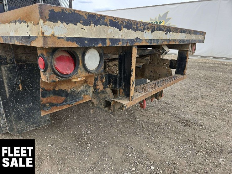 2022-ford-f350-image-14