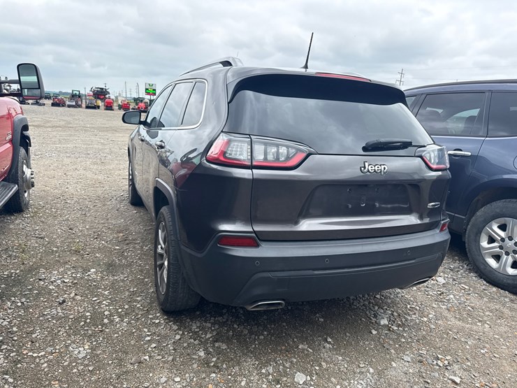 2019-jeep-cherokee-image-3
