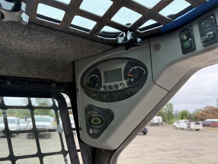 2011-bobcat-s185-image-21