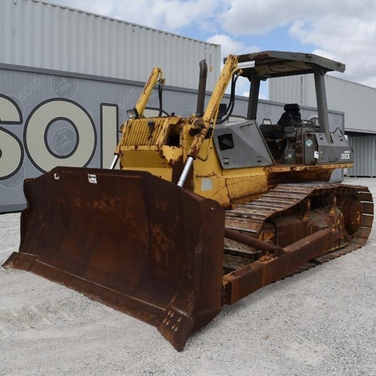 KOMATSU D65EX-12