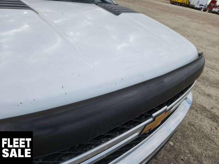 2012-chevrolet-silverado-2500hd-image-35