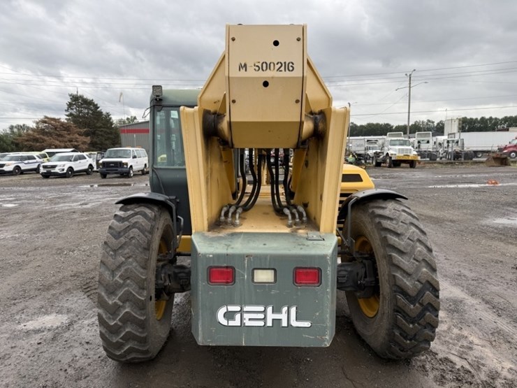 2010-gehl-dl11-44-image-5