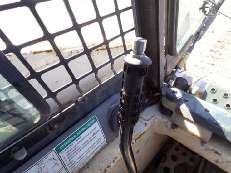 2007-bobcat-s100-image-15