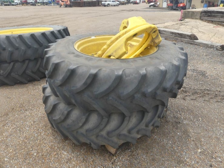 john-deere-8r-310-image-15
