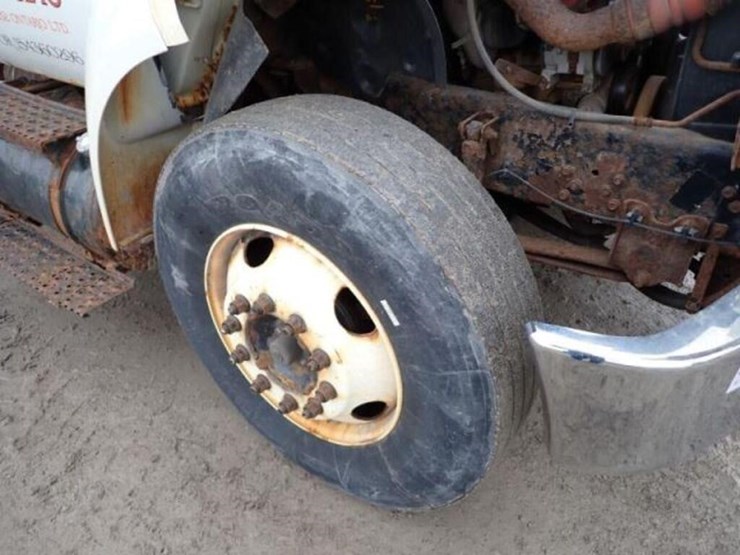 2006-ford-f650-xlt-image-33